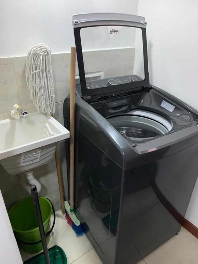 Apartamento Cerca Del Cc Titan Plaza Богота Екстериор снимка